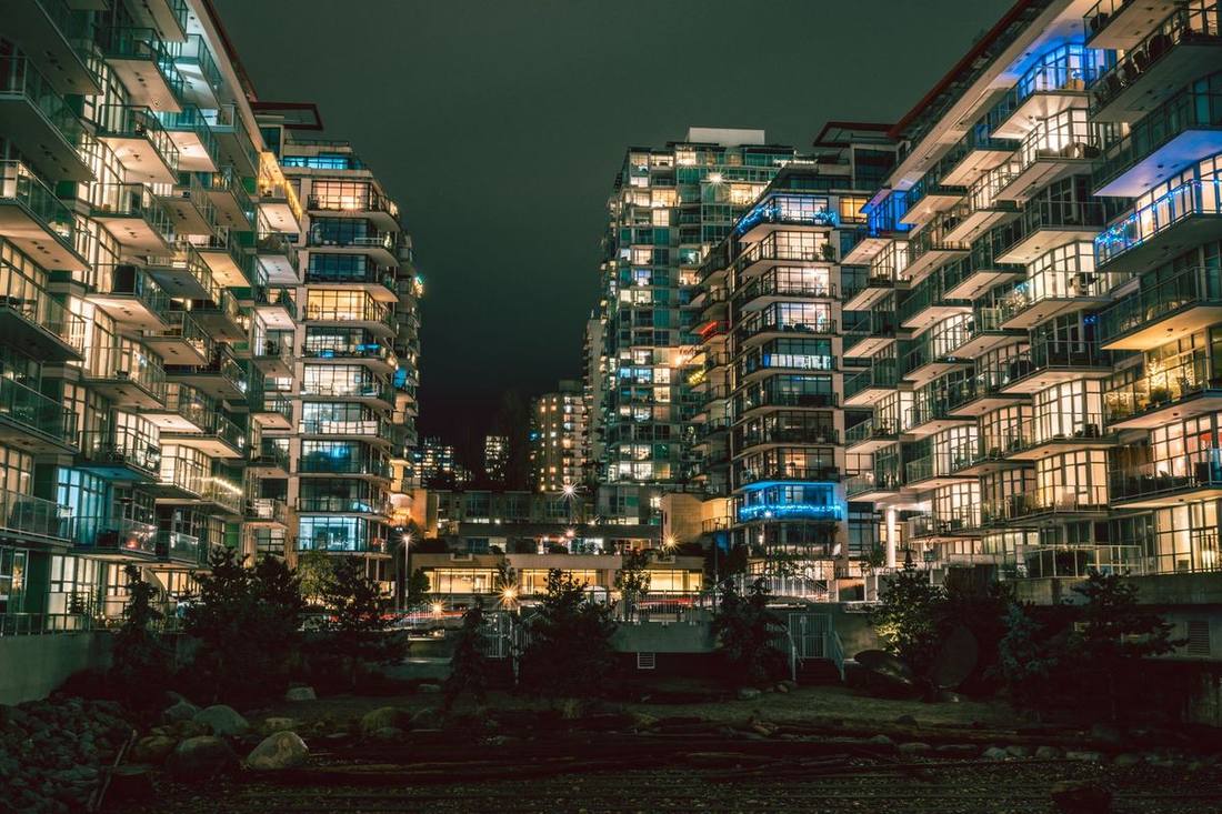 Yonge Street in North York at night