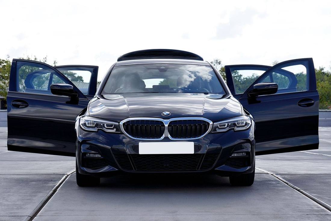 50 questions people ask before booking a black car in Toronto — answered