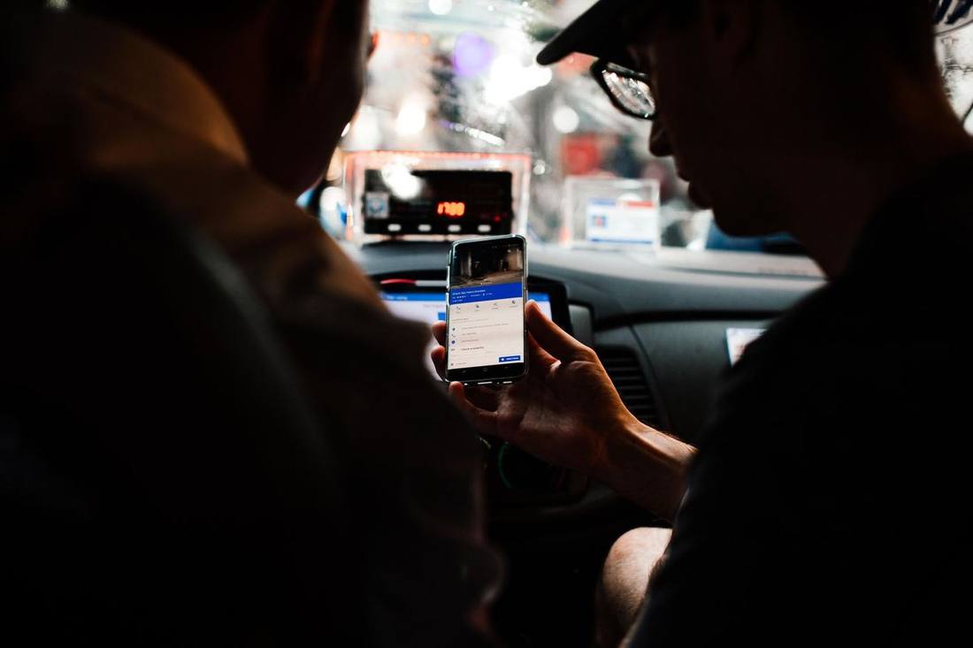 Black car service vs Uber Black in Toronto: fares, reliability and what you actually get