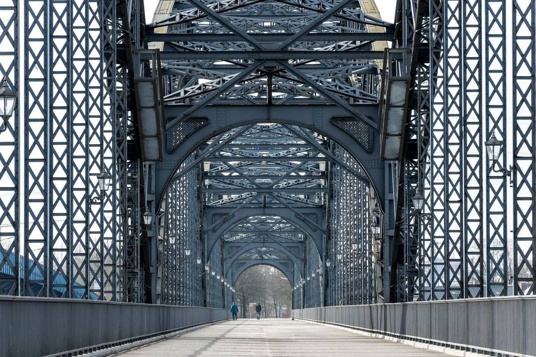 The Peace Bridge between Fort Erie and Buffalo