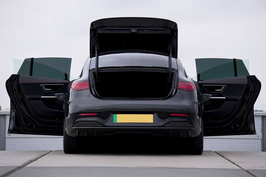 Chauffeur or driver? The difference, and why it changes your trip