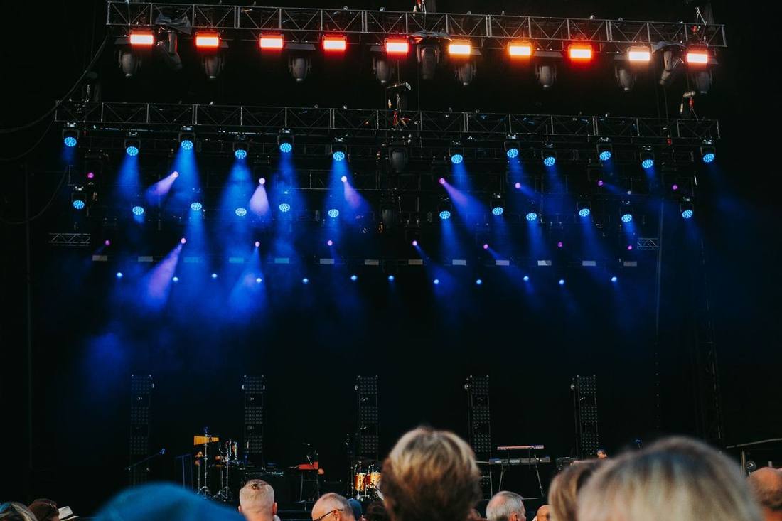 Concerts in Toronto: Budweiser Stage, History, Massey Hall and the Danforth by black car