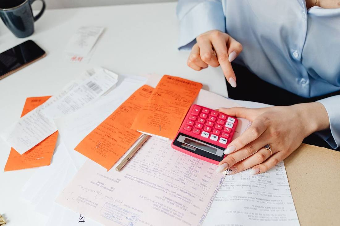 Expense reports made easy: receipts, GST/HST and black car service in Toronto