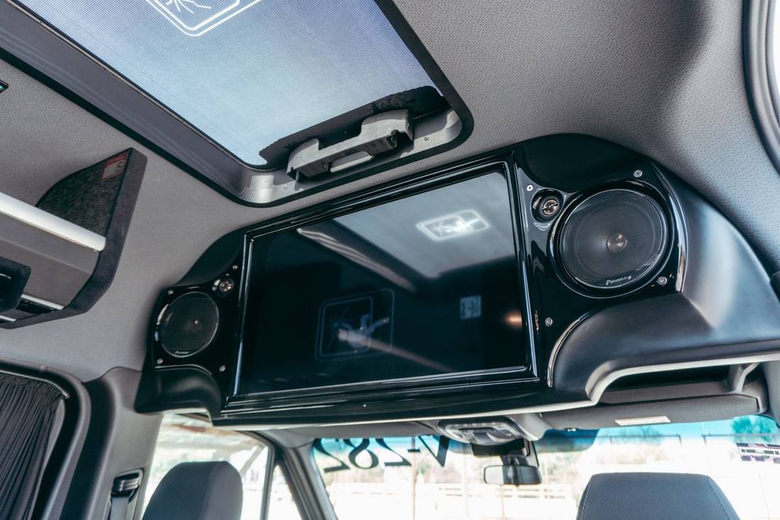 Group airport transfers in Toronto: when a Sprinter beats three sedans