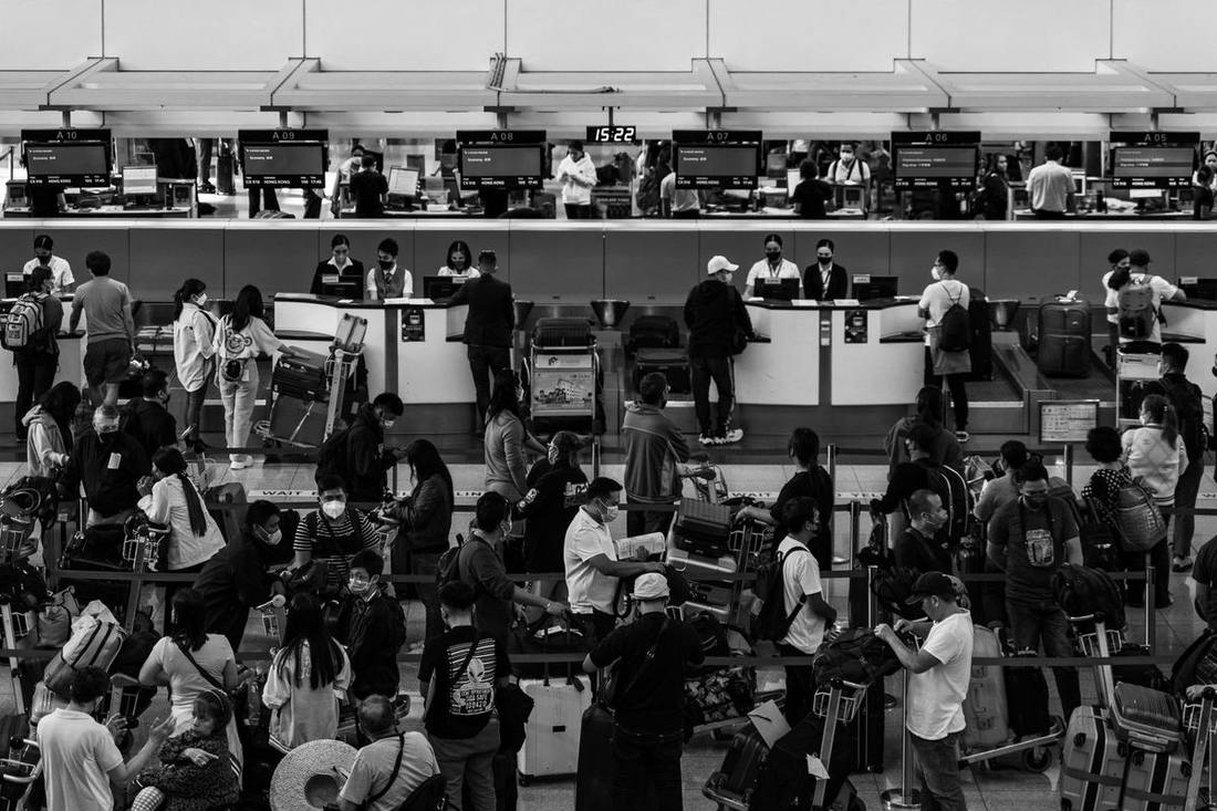 How early should you book a Pearson airport limo? Timing by season and flight