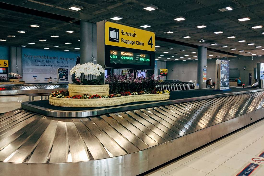 Lost luggage at Pearson: what your chauffeur does while you file the claim