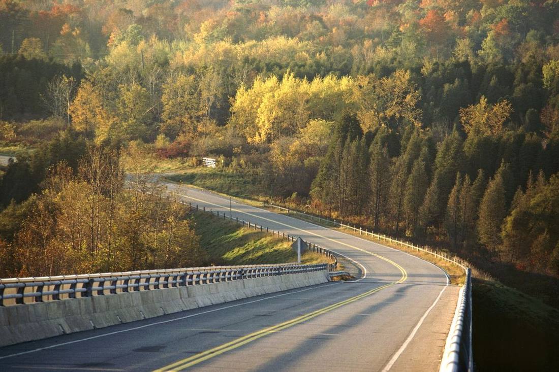 Multi-day chauffeur hire across Ontario: how touring itineraries work
