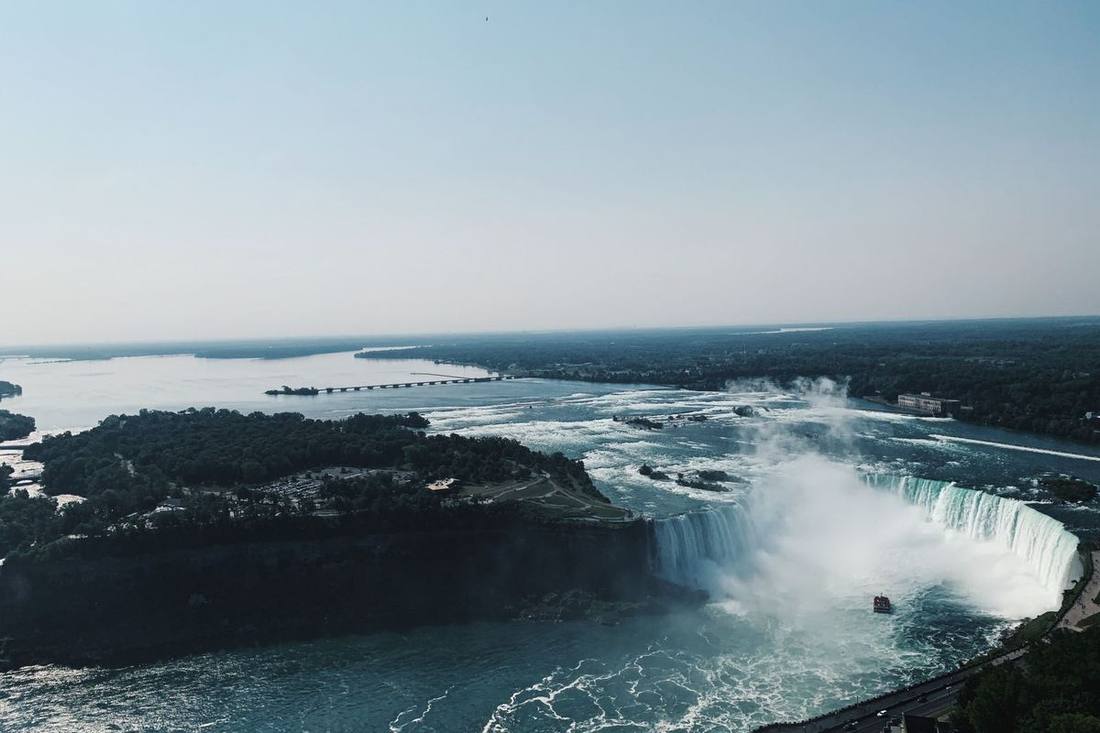 Niagara Falls airports (IAG and YCM) to Toronto: black car transfer guide