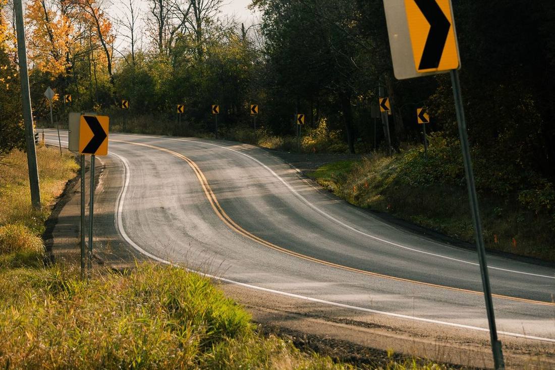 Ontario Highway Traffic Act rules that apply to limousines and black cars
