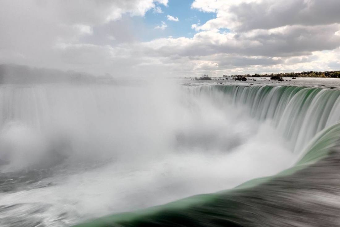 Pearson to Niagara Falls by limo: 90 minutes, four routes and a wine stop