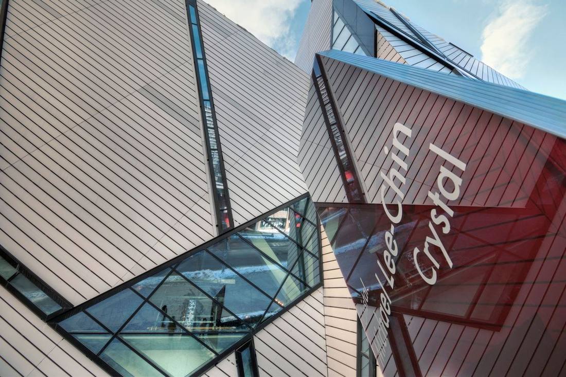 ROM, AGO and the Gardiner: a cultural day in Toronto by black car
