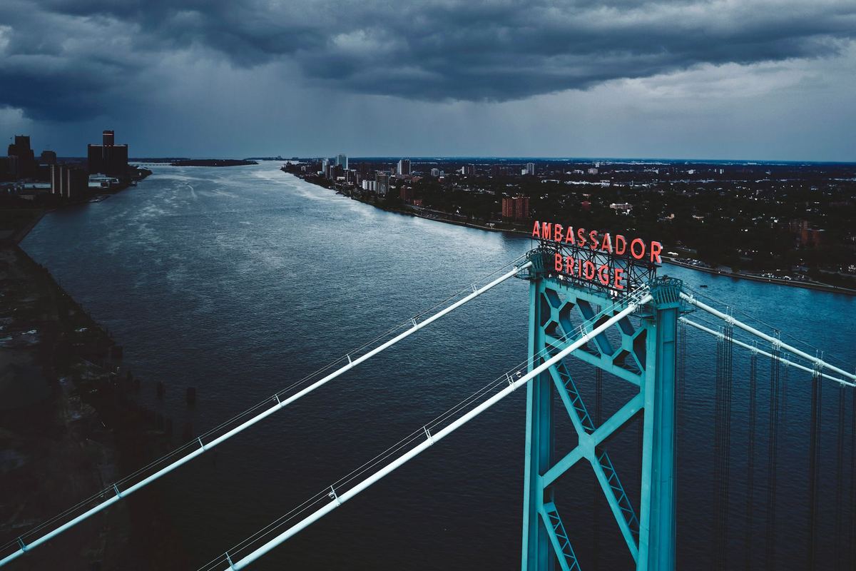 Toronto to Windsor and Detroit by black car