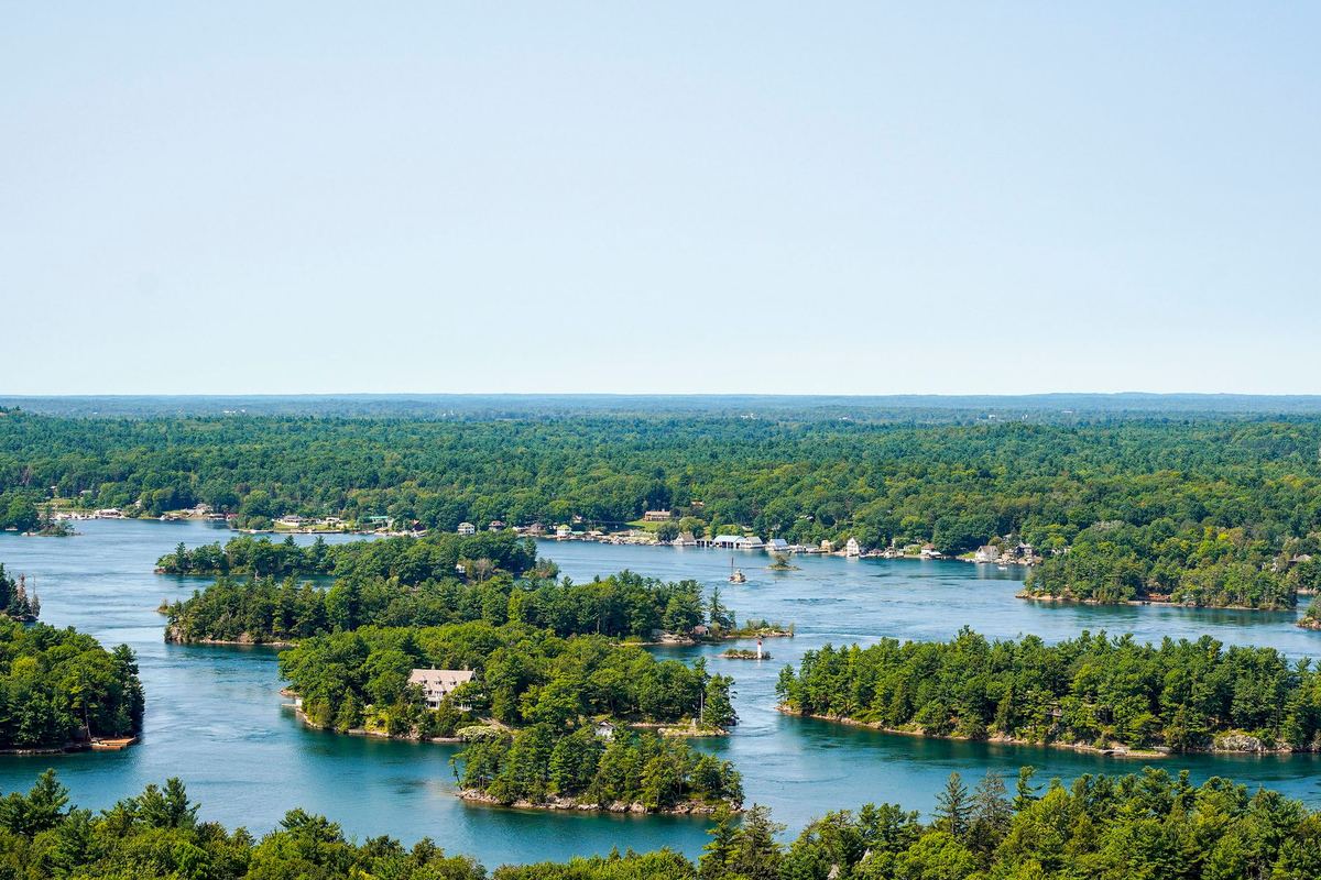 Toronto to Kingston and the Thousand Islands by black car
