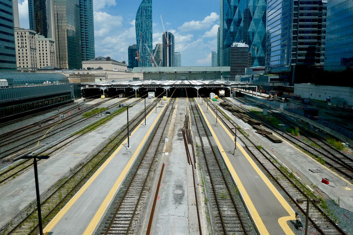 Union Station pickups: VIA, GO, UP Express and where a black car can legally stop