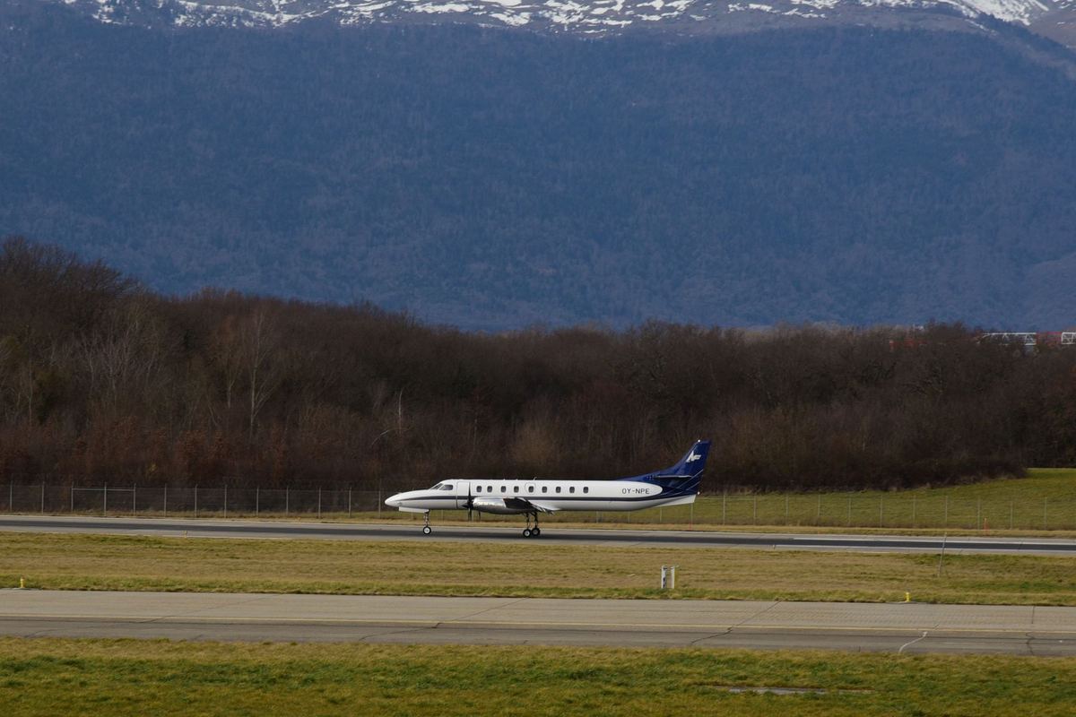 Region of Waterloo airport (YKF) transfers to Toronto and the GTA
