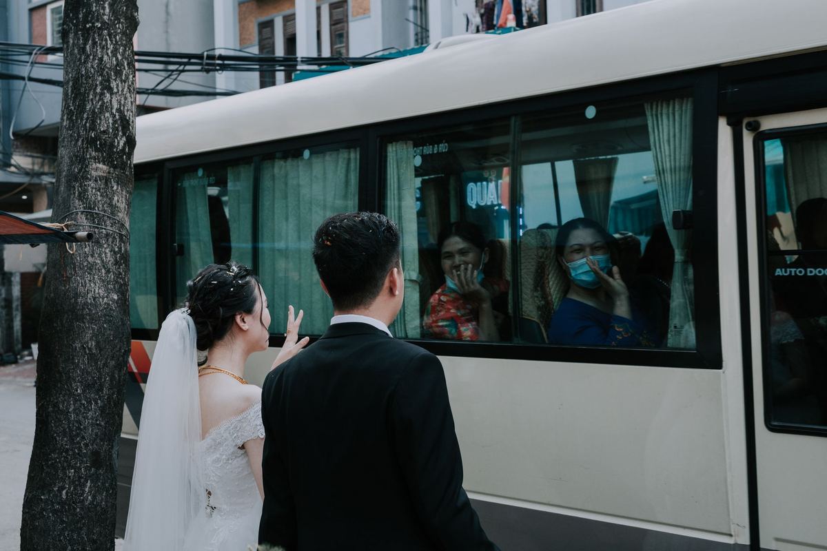 Wedding guest shuttles in Toronto: hotel blocks, ceremony, reception, home