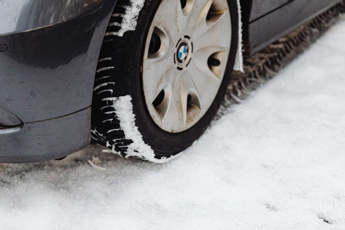 Winter tires on black cars: the Ontario standard we hold ourselves to