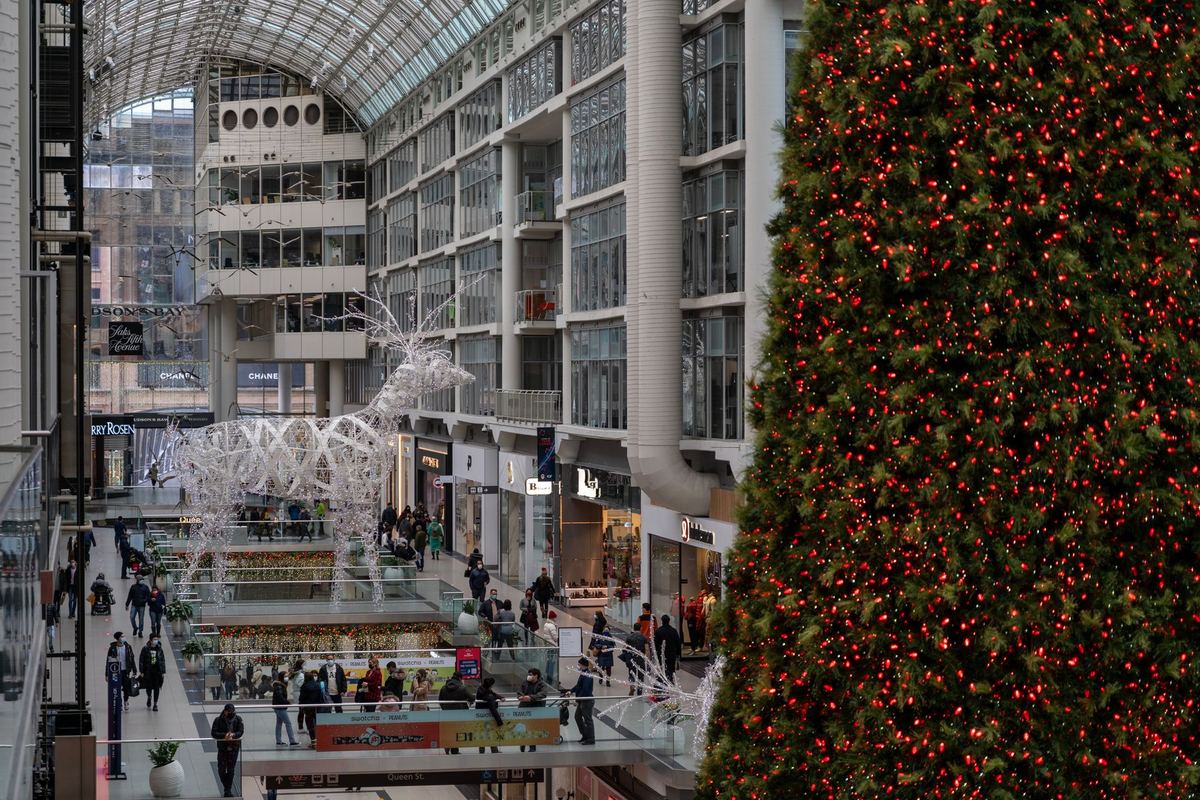 Yorkdale, Bloor-Yorkville and the Eaton Centre: a shopping day by chauffeur