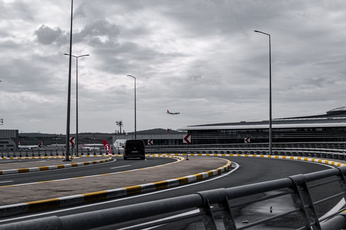 Airport limo Toronto