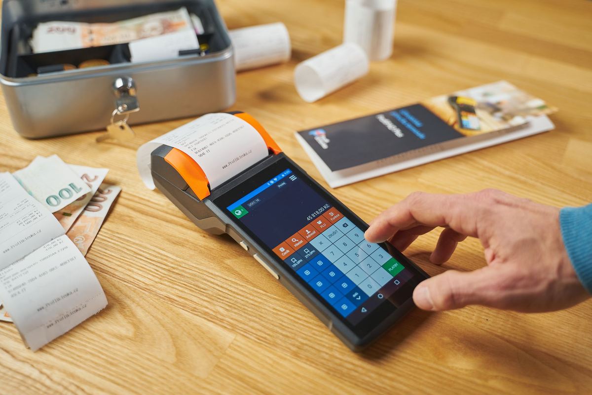 A card terminal: the fare was fixed before the trip